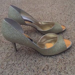 Brand new gold dressy shoes!